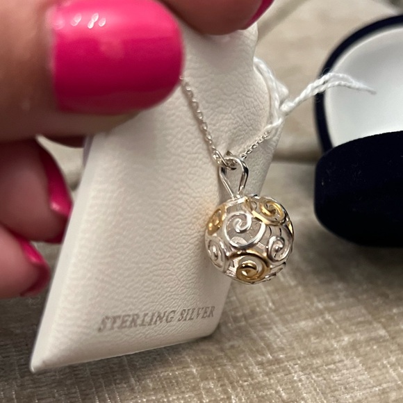 Solvar Swirl Pendent - Picture 2 of 9